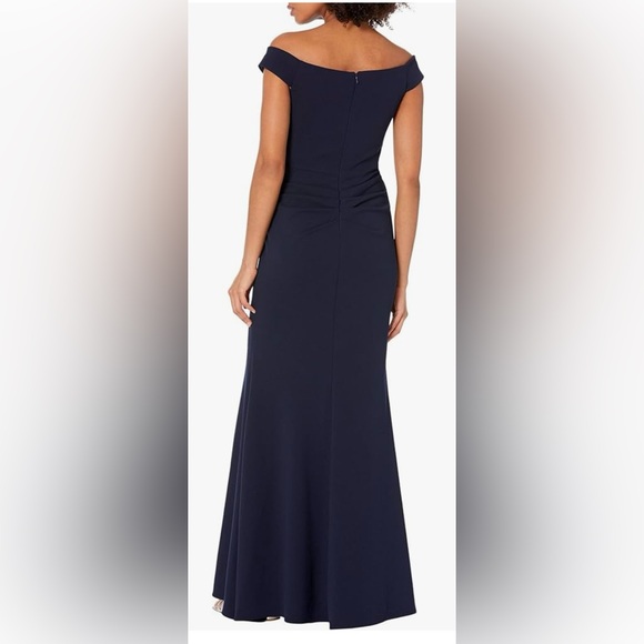 Xscape Long Off-The-Shoulder Scuba Black Crepe U-Front NWT - Picture 6 of 9